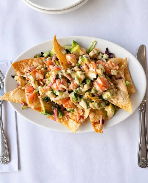 Salmon Nachos Salad